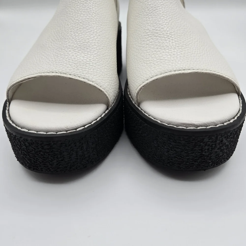 Oasis Society Elizabeth White Chunky Platform Strapped Sandals Womens Size 9